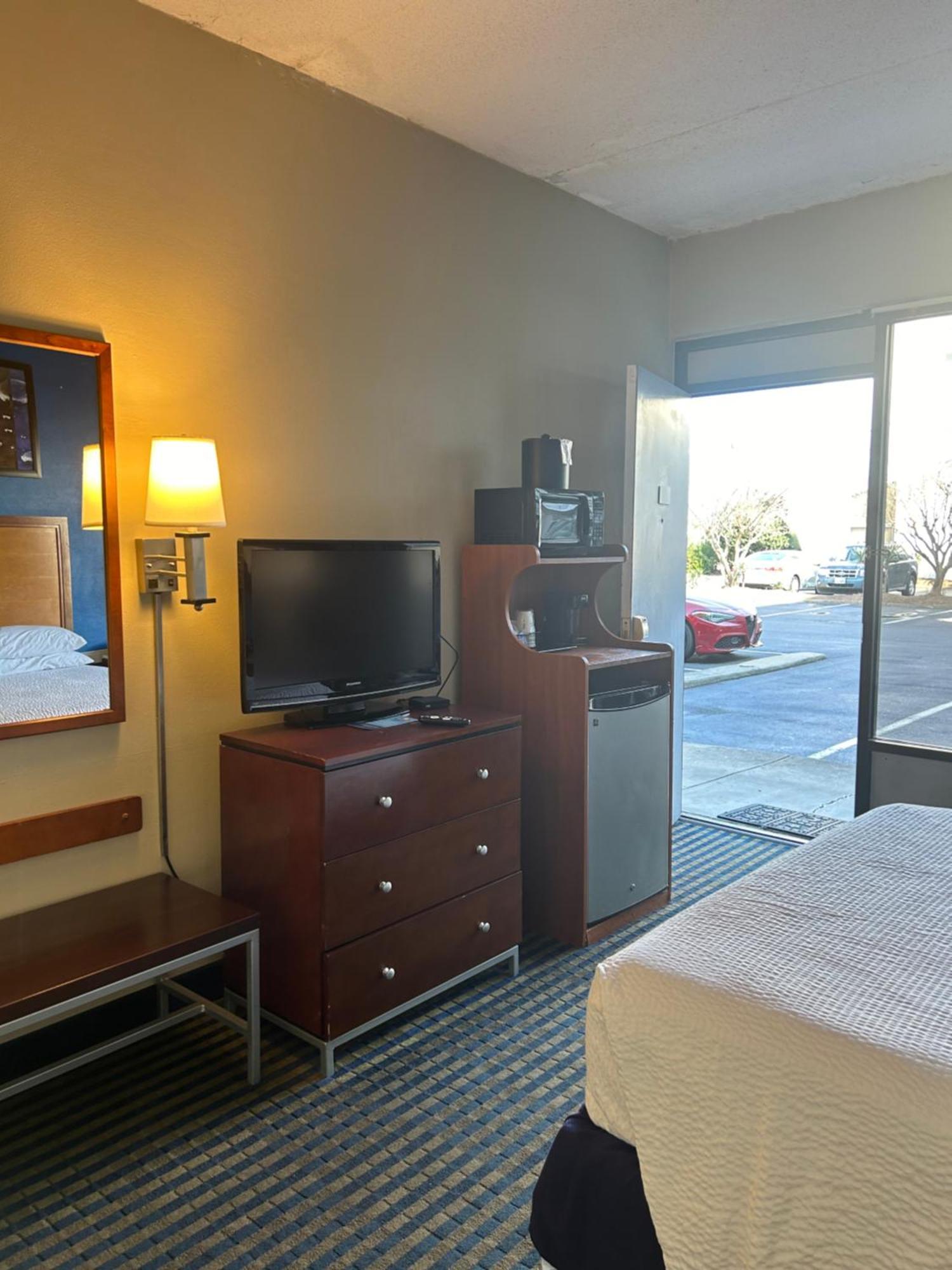 Days Inn By Wyndham Virginia Beach At The Beach Екстер'єр фото